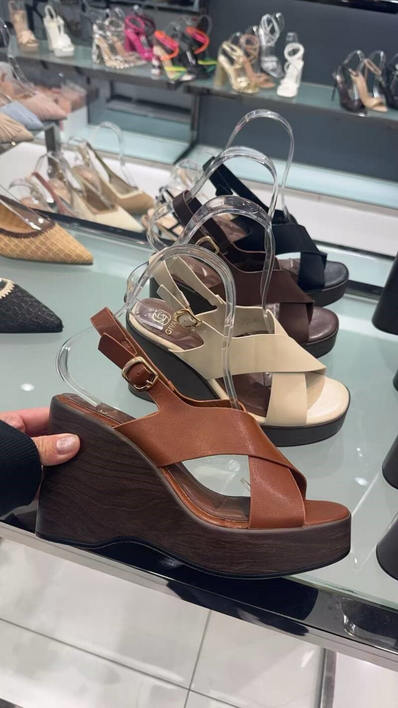 Sandały płaskie damskie Roz 36-41/ 12 par 1